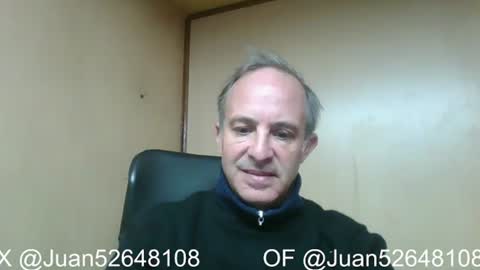 Snapshot of johnq_23 chatting on 06-24-26, 04:17 John online show from 06-24-26, 04:17
