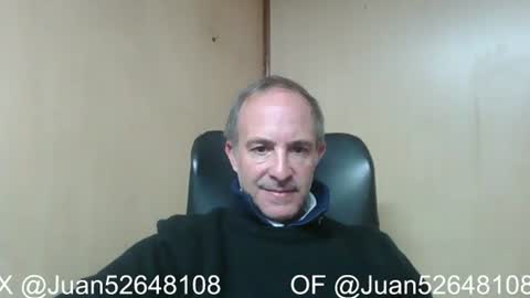 Snapshot of johnq_23 chatting on 06-26-26, 04:33 John online show from 06-26-26, 04:33