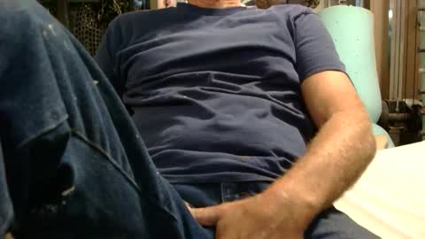 Snapshot of johnstrong699 chatting on 09-15-25, 01:00 johnstrong online show from 09-15-25, 01:00