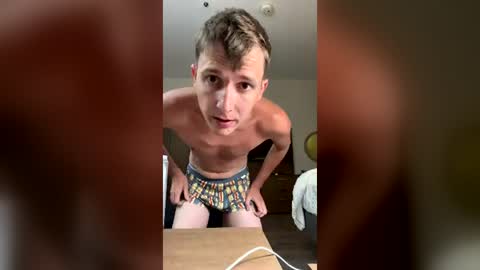 Snapshot of johstondude chatting on 06-28-26, 03:34 Johston online show from 06-28-26, 03:34