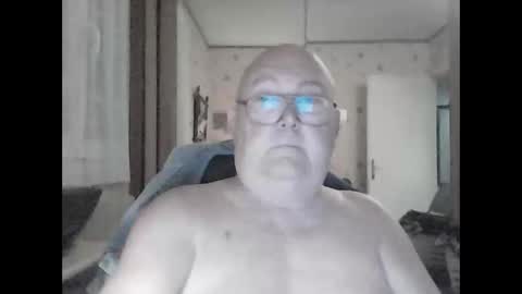 Snapshot of jojo60000529566 chatting on 04-23-26, 04:24 jojo60000529566 online show from 04-23-26, 04:24