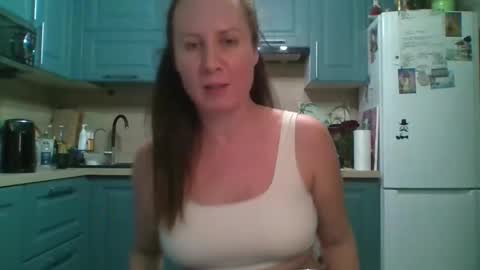 Snapshot of joleli05 chatting on 05-15-26, 10:39 you can call me my Queen online show from 05-15-26, 10:39