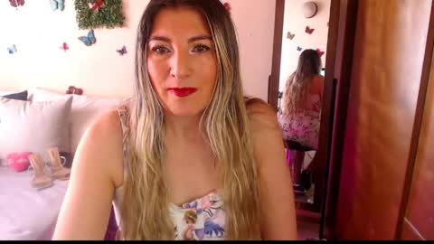 Snapshot of jolie_mature_ chatting on 04-20-26, 07:48 Jolie Mature online show from 04-20-26, 07:48
