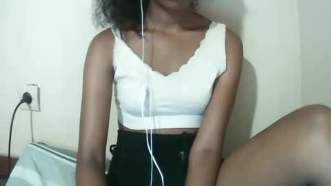 joliekah27 online show from 03-21-26, 08:23