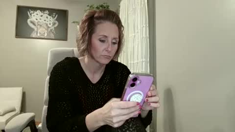 Jolie online show from 11-22-25, 02:43