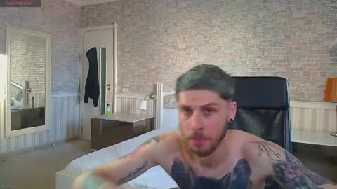 Snapshot of jonahshaw chatting on 06-10-26, 04:34 JonahShaw online show from 06-10-26, 04:34