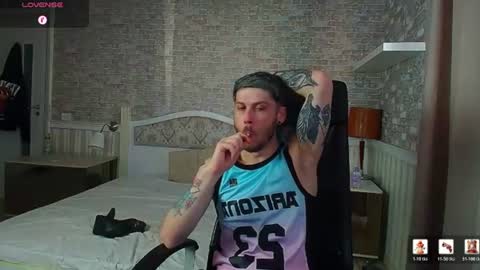 Snapshot of jonahshaw chatting on 06-14-26, 04:14 JonahShaw online show from 06-14-26, 04:14