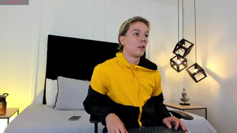 Jonathan Danielss  online show from 01-22-25, 11:34