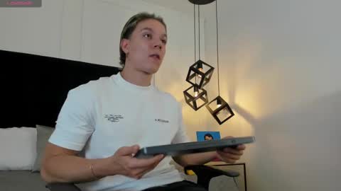 Jonathan Danielss  online show from 03-02-25, 12:32