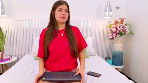 Snapshot of jones_diaz chatting on 05-04-26, 12:12 melani gomez online show from 05-04-26, 12:12