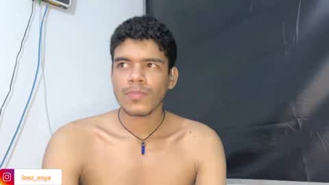 Snapshot of jonhsebastiann chatting on 07-11-26, 08:17 John online show from 07-11-26, 08:17