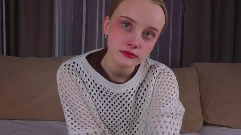 Snapshot of jonnienita chatting on 02-25-26, 02:27 Alice online show from 02-25-26, 02:27