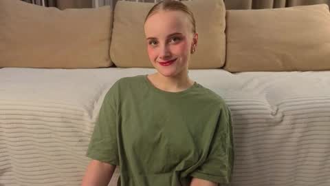 Snapshot of jonnienita chatting on 03-01-26, 11:12 Alice online show from 03-01-26, 11:12