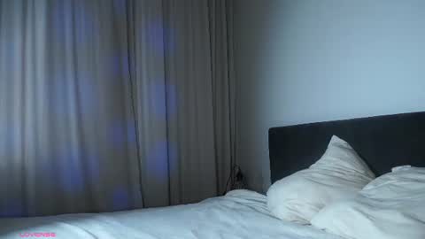 Snapshot of jonnienita chatting on 07-11-26, 12:08 Alice online show from 07-11-26, 12:08