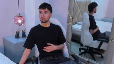 JonnyGreey online show from 11-17-25, 06:35