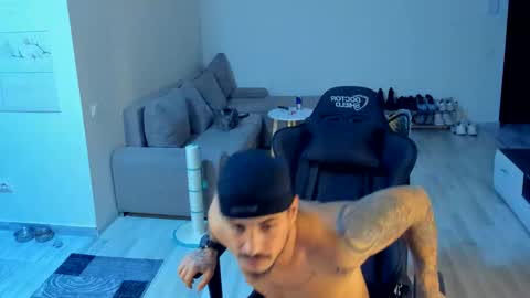 jonnyporn1 online show from 11-02-25, 09:17