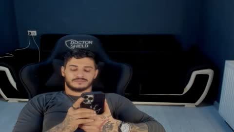 jonnyporn1 online show from 03-09-26, 04:00