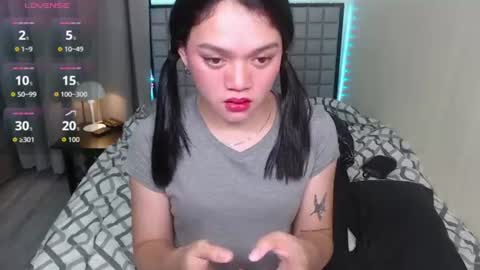 Snapshot of jonnywally123 chatting on 06-15-26, 02:19 jonnywally123 online show from 06-15-26, 02:19