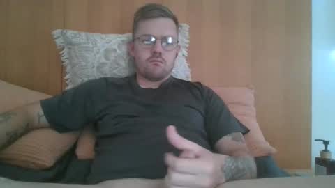 Snapshot of jonoy1995 chatting on 02-25-25, 04:03 jonoy1995 online show from 02-25-25, 04:03