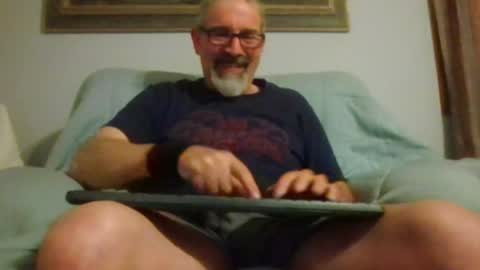 Snapshot of jony_five chatting on 04-01-26, 01:06 Jon online show from 04-01-26, 01:06