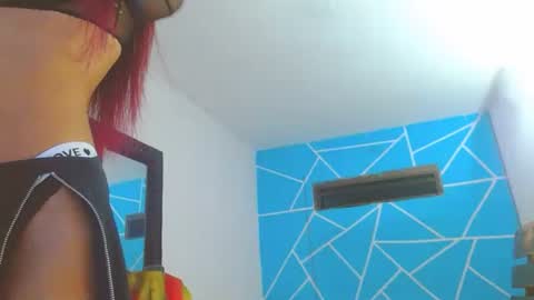Snapshot of jorlatinhot420 chatting on 12-19-25, 03:13 perryt 420 online show from 12-19-25, 03:13