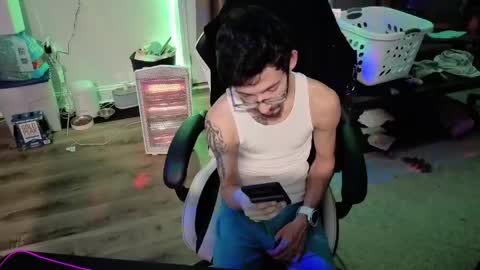 Josef online show from 04-12-26, 04:17