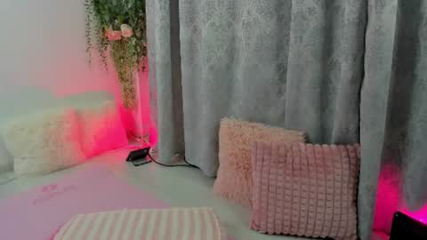 Josephine online show from 07-05-26, 01:07