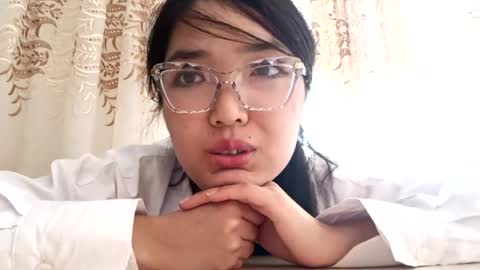 Snapshot of josephinepantle chatting on 05-08-26, 11:48 Kama online show from 05-08-26, 11:48