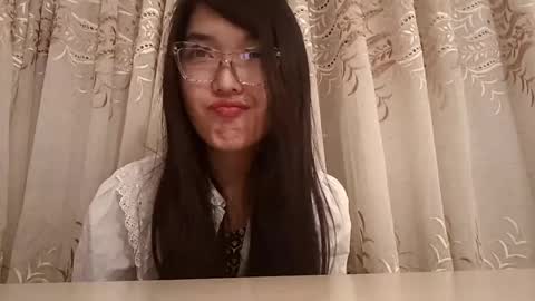 Snapshot of josephinepantle chatting on 05-28-26, 03:42 Kama online show from 05-28-26, 03:42