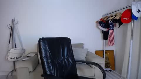 josezaens_ online show from 10-25-25, 08:55