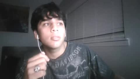 Snapshot of josh372060 chatting on 06-11-26, 02:33 josh372060 online show from 06-11-26, 02:33