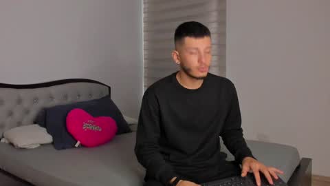 Snapshot of josh_and_dilany chatting on 12-29-24, 01:38 Dilany Josh online show from 12-29-24, 01:38