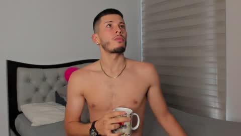 Snapshot of josh_and_dilany chatting on 01-02-25, 01:19 Dilany Josh online show from 01-02-25, 01:19