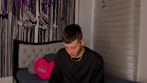 Snapshot of josh_and_dilany chatting on 02-03-25, 01:51 Dilany Josh online show from 02-03-25, 01:51