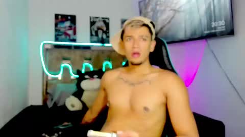 Snapshot of josh_cam99 chatting on 11-02-25, 01:30 JOSH online show from 11-02-25, 01:30