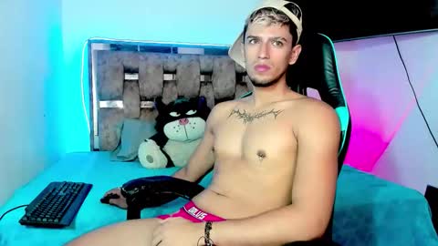 Snapshot of josh_cam99 chatting on 11-08-25, 11:03 JOSH online show from 11-08-25, 11:03