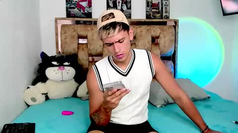 Snapshot of josh_cam99 chatting on 11-12-25, 06:14 JOSH online show from 11-12-25, 06:14