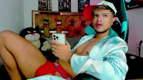 Snapshot of josh_cam99 chatting on 12-02-25, 12:10 JOSH online show from 12-02-25, 12:10