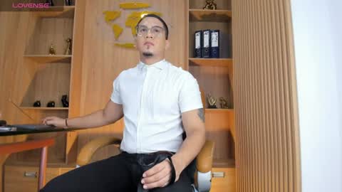Snapshot of joshmiller___ chatting on 06-27-26, 11:37 joshmiller___ online show from 06-27-26, 11:37