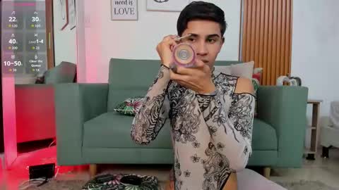 Joshua Sanz  online show from 10-10-25, 03:38