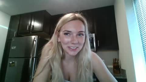 Snapshot of josiexmae chatting on 06-23-26, 11:25 Josie Mae online show from 06-23-26, 11:25