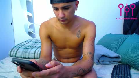 Snapshot of josue_angel chatting on 02-14-25, 05:30 Josue 22cm big dick online show from 02-14-25, 05:30