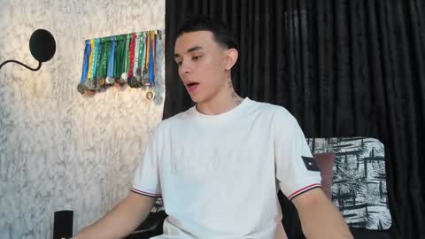 Snapshot of joulianogreco1 chatting on 01-08-25, 08:50 Im Jouliano online show from 01-08-25, 08:50