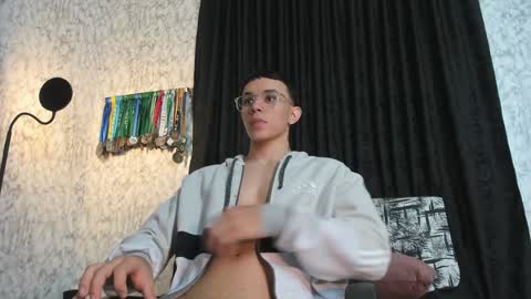 Snapshot of joulianogreco1 chatting on 01-26-25, 12:01 Im Jouliano online show from 01-26-25, 12:01