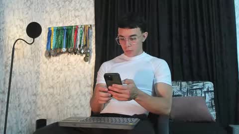 Snapshot of joulianogreco1 chatting on 02-12-25, 02:14 Im Jouliano online show from 02-12-25, 02:14