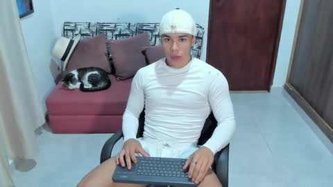 Snapshot of joulianogreco1 chatting on 09-18-25, 12:12 Im Jouliano online show from 09-18-25, 12:12