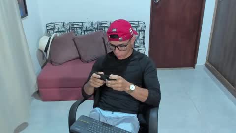 Snapshot of joulianogreco1 chatting on 09-20-25, 04:35 Im Jouliano online show from 09-20-25, 04:35