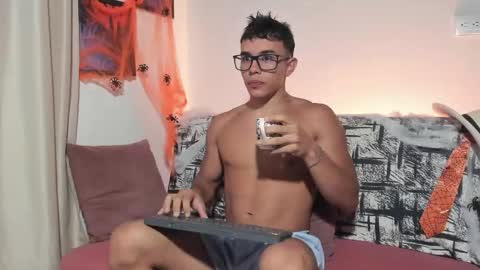 Snapshot of joulianogreco1 chatting on 10-26-25, 10:04 Im Jouliano online show from 10-26-25, 10:04