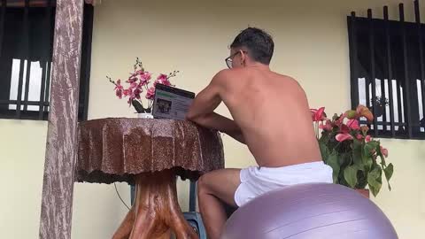 Snapshot of joulianogreco1 chatting on 11-13-25, 08:52 Im Jouliano online show from 11-13-25, 08:52