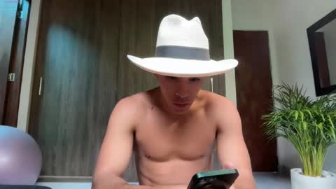 Snapshot of joulianogreco1 chatting on 11-24-25, 09:36 Im Jouliano online show from 11-24-25, 09:36